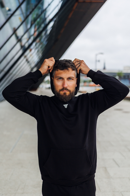 Bluza dresowa męska Hellas Wear – klasyczna czarna, elastyczny materiał