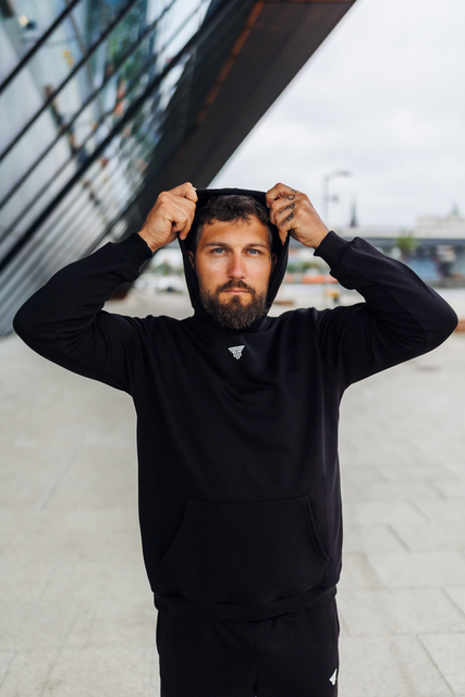 Bluza dresowa męska Hellas Wear – klasyczna czarna, elastyczny materiał